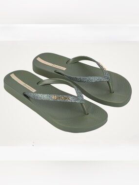 Ipanema NWT Anat Lolita or Ana Sparkle Flip-Flop Sandal, Glitter Green, Size 8